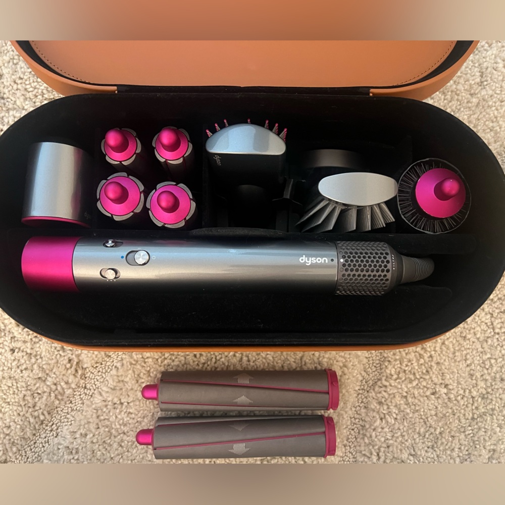 Dyson Airwrap w/ Case and Extra Attachments
